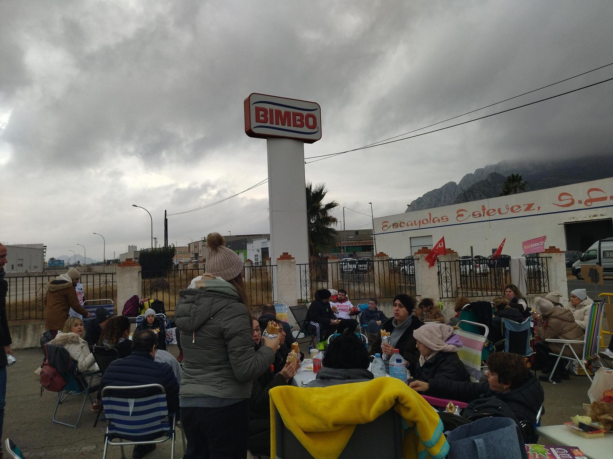 Los trabajadores de Bimbo en El Verger: "Somos una piña"