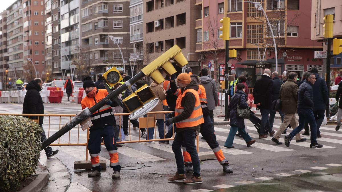 Más de 12.000 metros cuadrados renovados: así queda la avenida Navarra de Zaragoza.