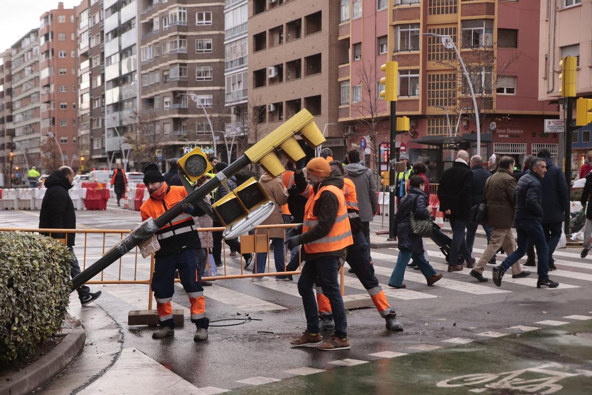 Más de 12.000 metros cuadrados renovados: así queda la avenida Navarra de Zaragoza.