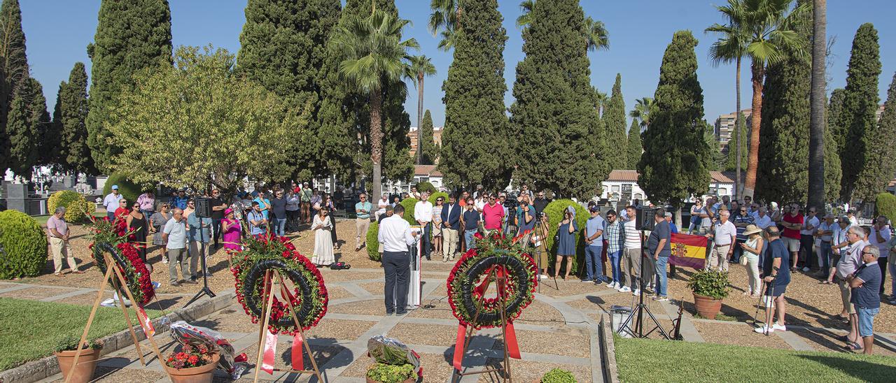 Acto por el 86 aniversario de la ‘Matanza de Badajoz’.