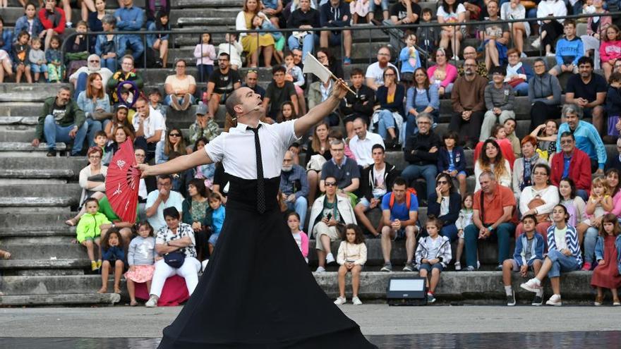 Manicómicos, la Banda Municipal y Treixadura animan las fiestas