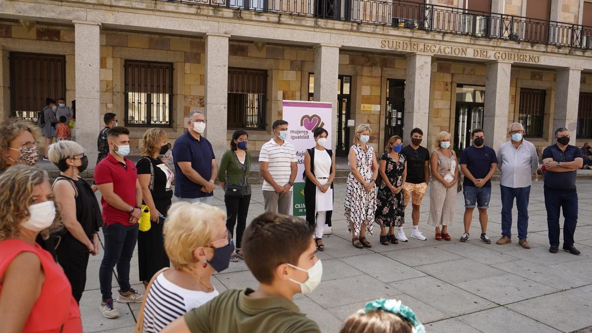 El minuto de silencio en apoyo a las mujeres afganas.