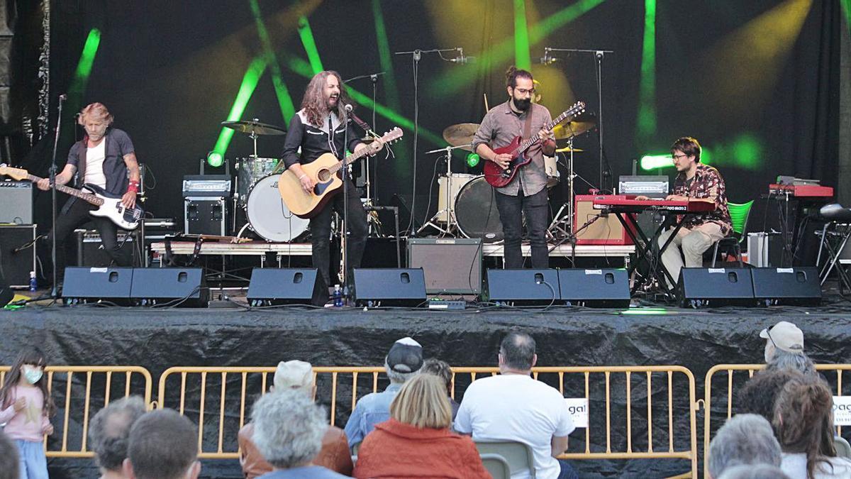 Uno de los grupos participantes en el “Rock na Vila”.   | // S. ÁLVAREZ