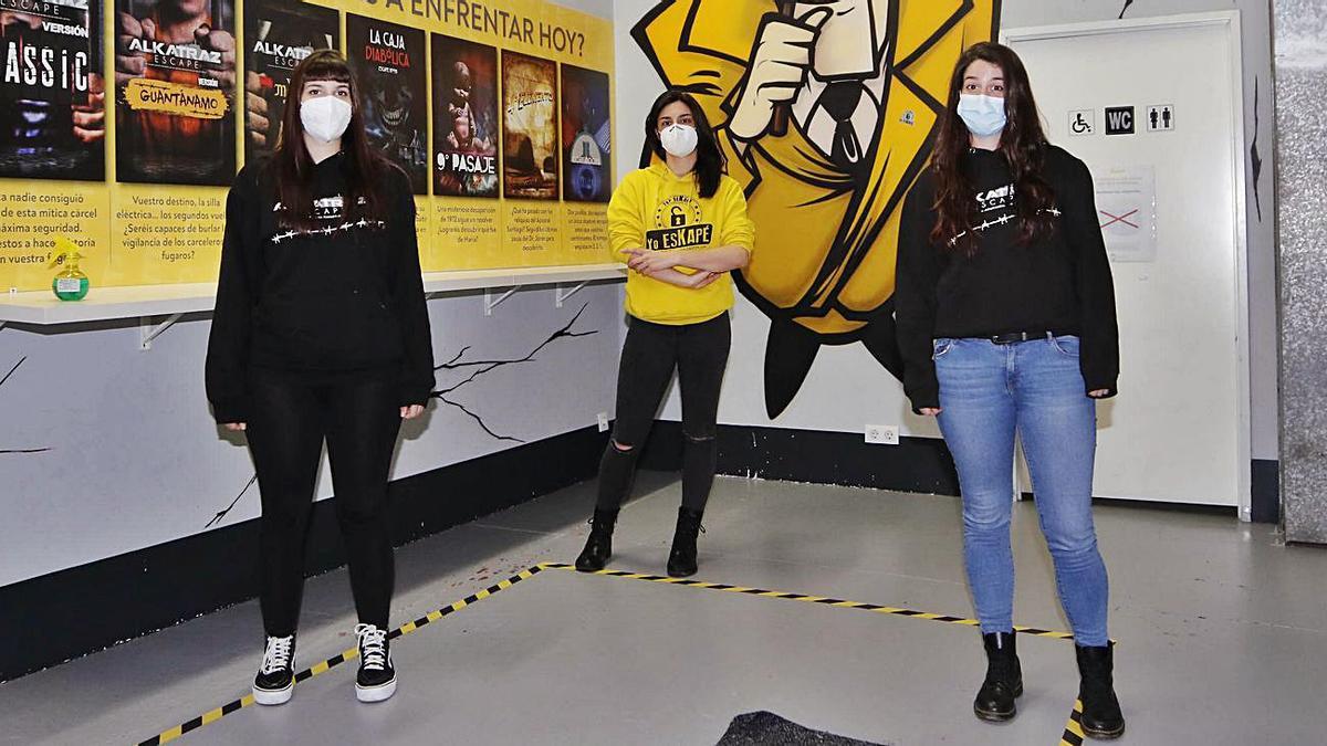 Miriam, Vanesa y Sara, trabajadoras del centro de ocio, Eskapark.