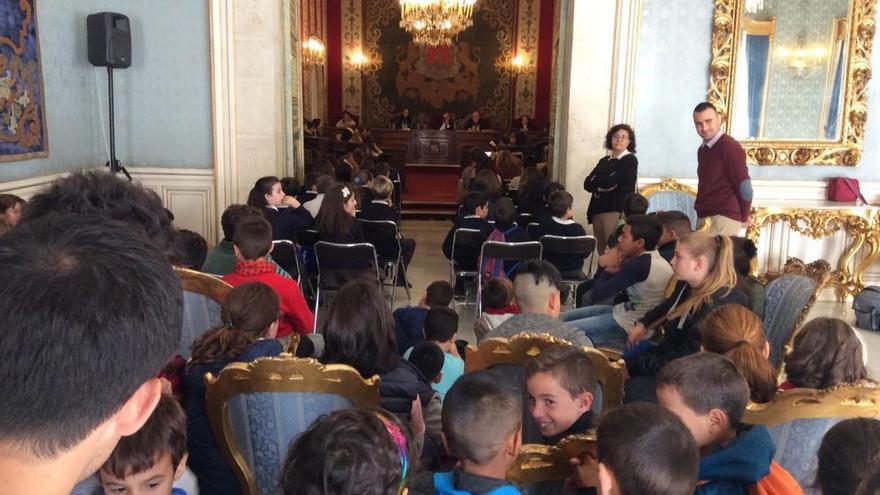 Pleno Infantil celebrado en el Ayuntamiento de Alicante.