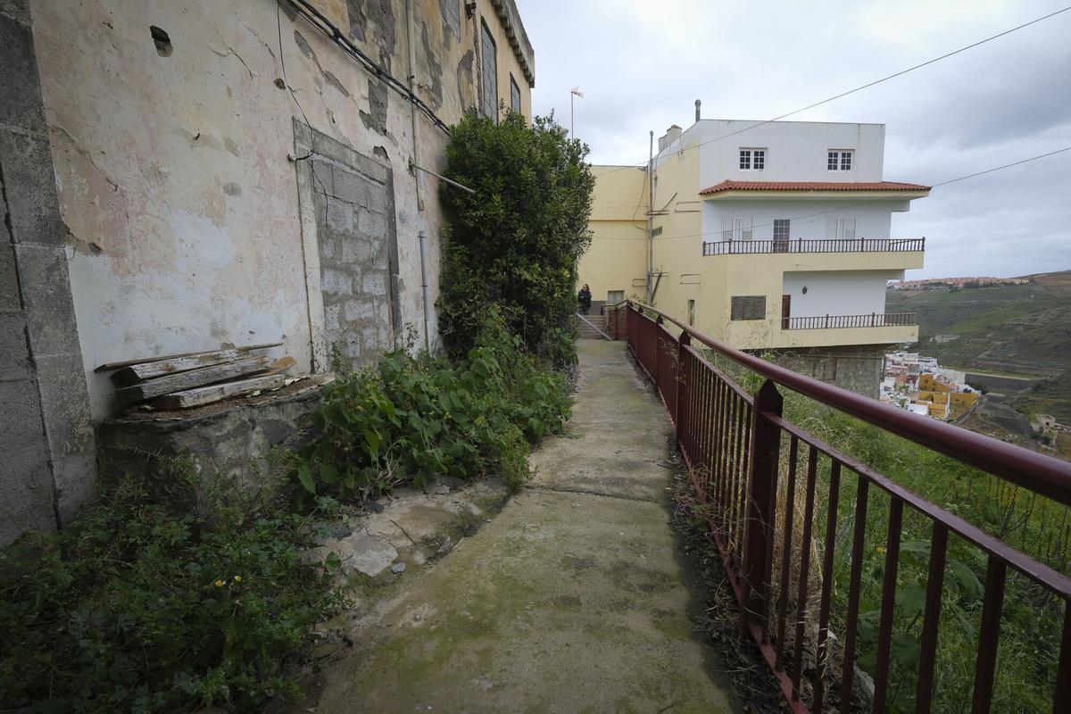 Vecinos de Tenoya reclaman que se resuelvan las deficiencias en alcantarillado y calles del barrio Vecinos de Tenoya reclaman que se resuelvan las deficiencias en alcantarillado y calles del barrio