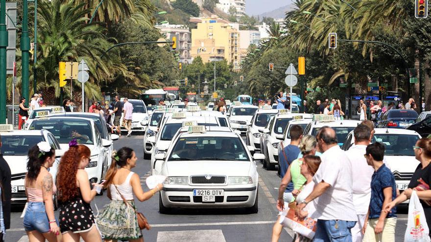 Concentración de taxistas en Málaga durante la pasada feria.