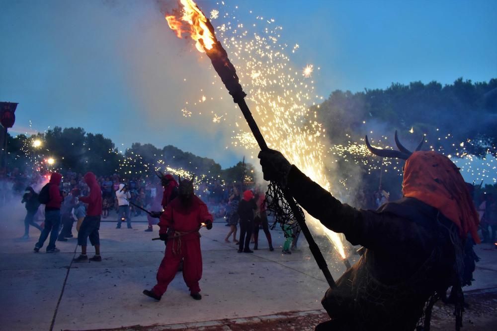 El correfoc del Kinfumfà en Torre d'en Pau