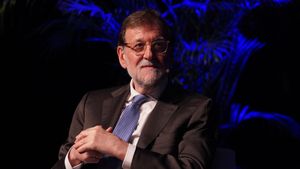 El expresidente del Gobierno Mariano Rajoy durante un encuentro dentro del ciclo de conferencias Diálogos de la España constitucional, a 23 de octubre de 2024 en Málaga (Andalucía, España). El Centro Cultural La Malagueta de la Diputación de Málaga programa una veintena de encuentros con destacadas figuras del mundo de las artes, ciencias, política, historia, espectáculos y del pensamiento en general. 23 OCTUBRE 2024 Álex Zea / Europa Press 23/10/2024. MARIANO RAJOY;Álex Zea