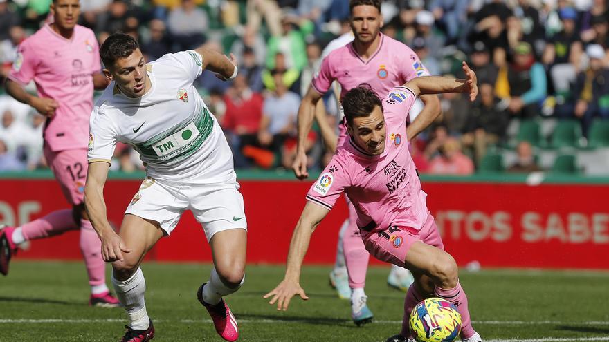 Darder tranquiliza al Espanyol y hunde al Elche (0-1)