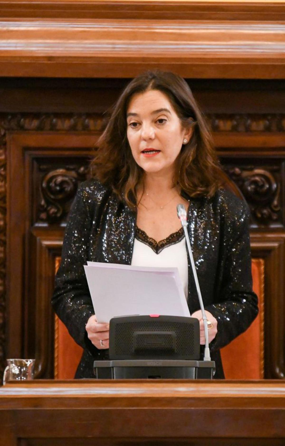 Inés Rey lee su discurso de Navidad. | // ARCAY/R.A.