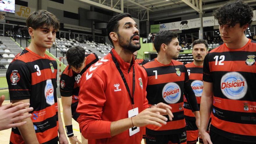 Cacheda durante un tiempo muerto en el Arena. |  Bernabé/J. Lalín