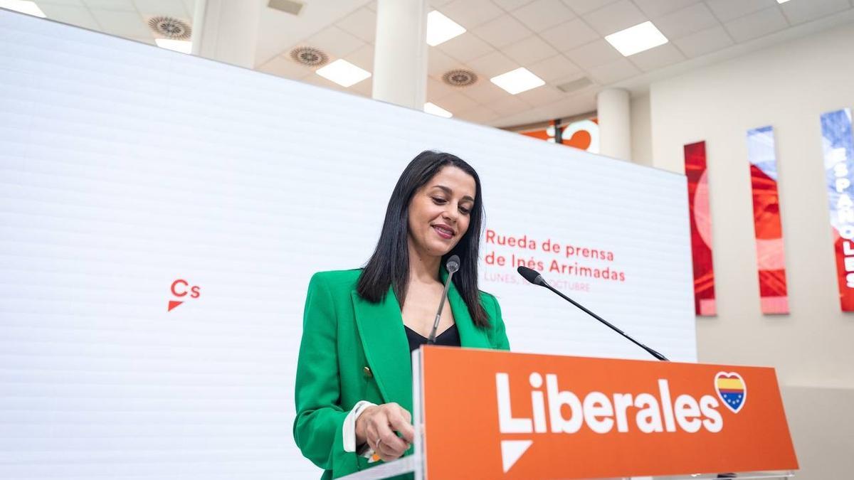 La presidenta de Ciudadanos, Inés Arrimadas, en rueda de prensa.