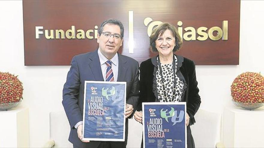 Cajasol y el Consejo Escolar acercan lo audiovisual a clase