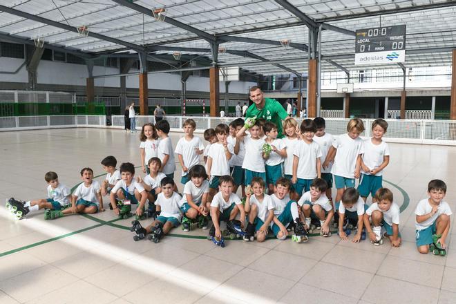César Carballeira vuelve al colegio Liceo como formador de hockey