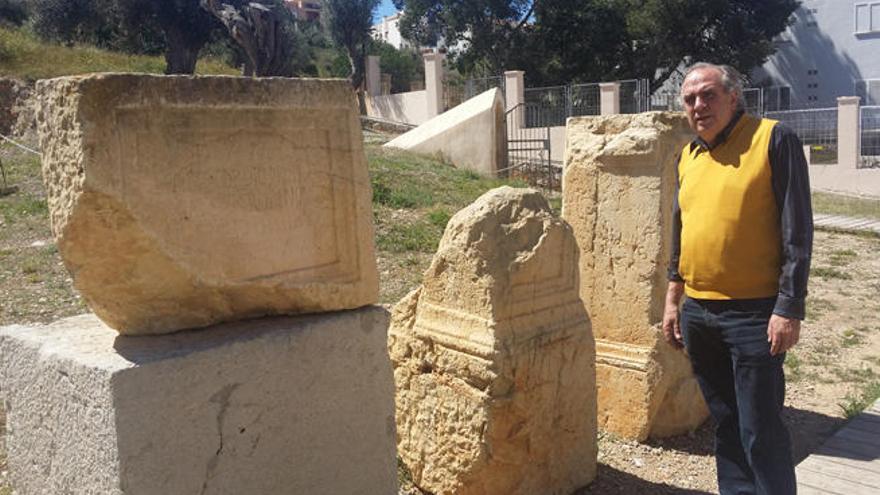 Miquel Molist en la Necrópolis del Puig des Molins.