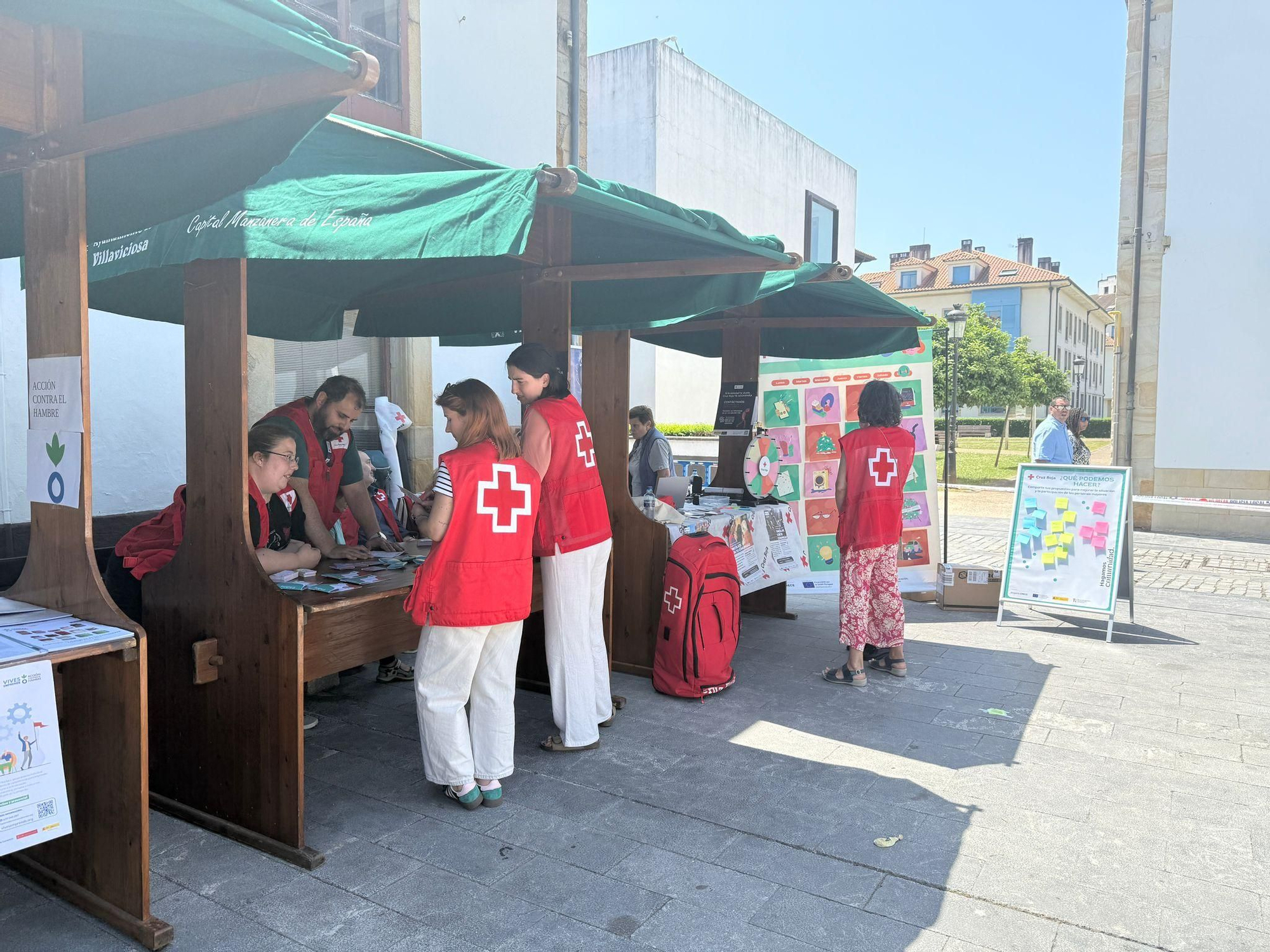 Así fue la mañana solidaria en la Feria de Asociaciones de Villaviciosa