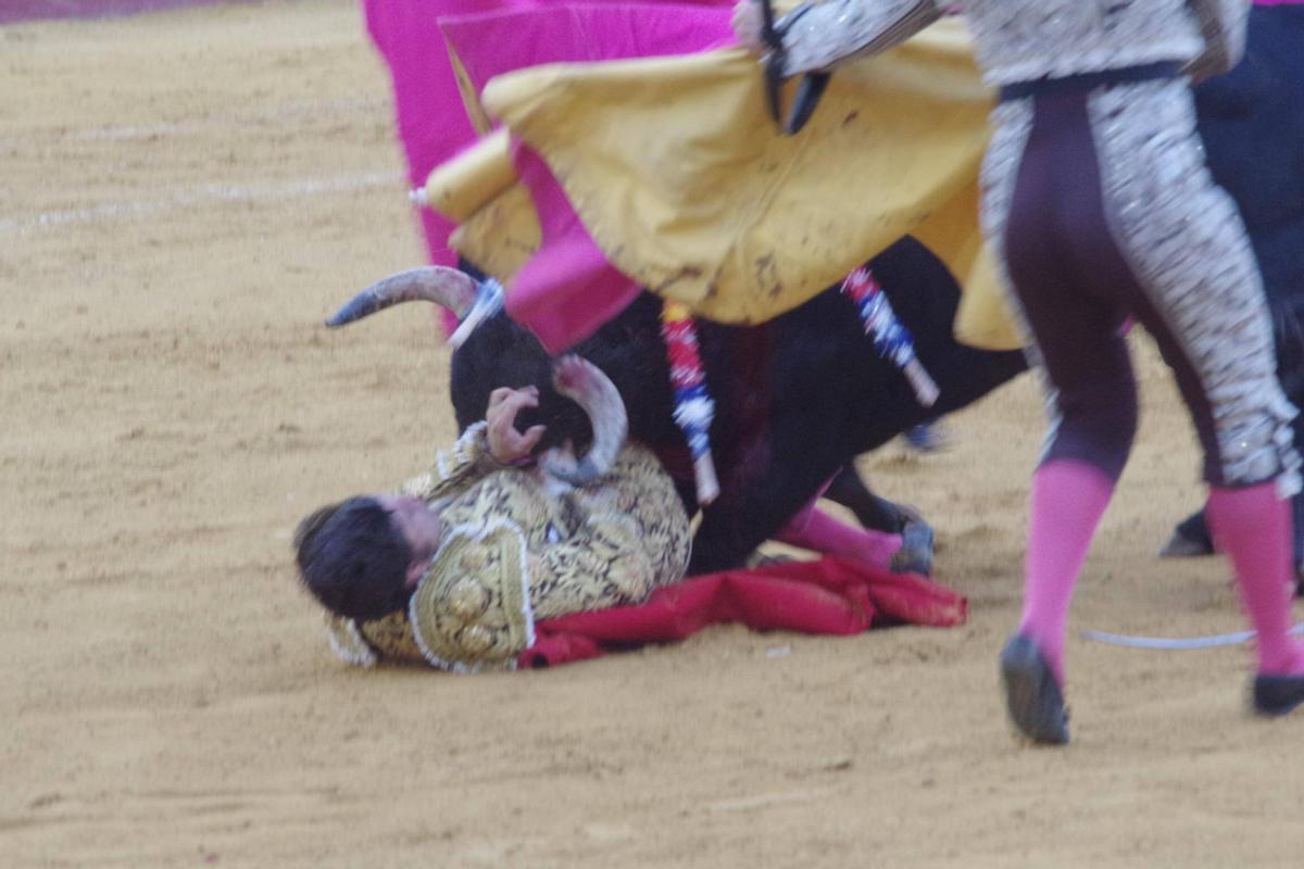 Morante, tras ser volteado