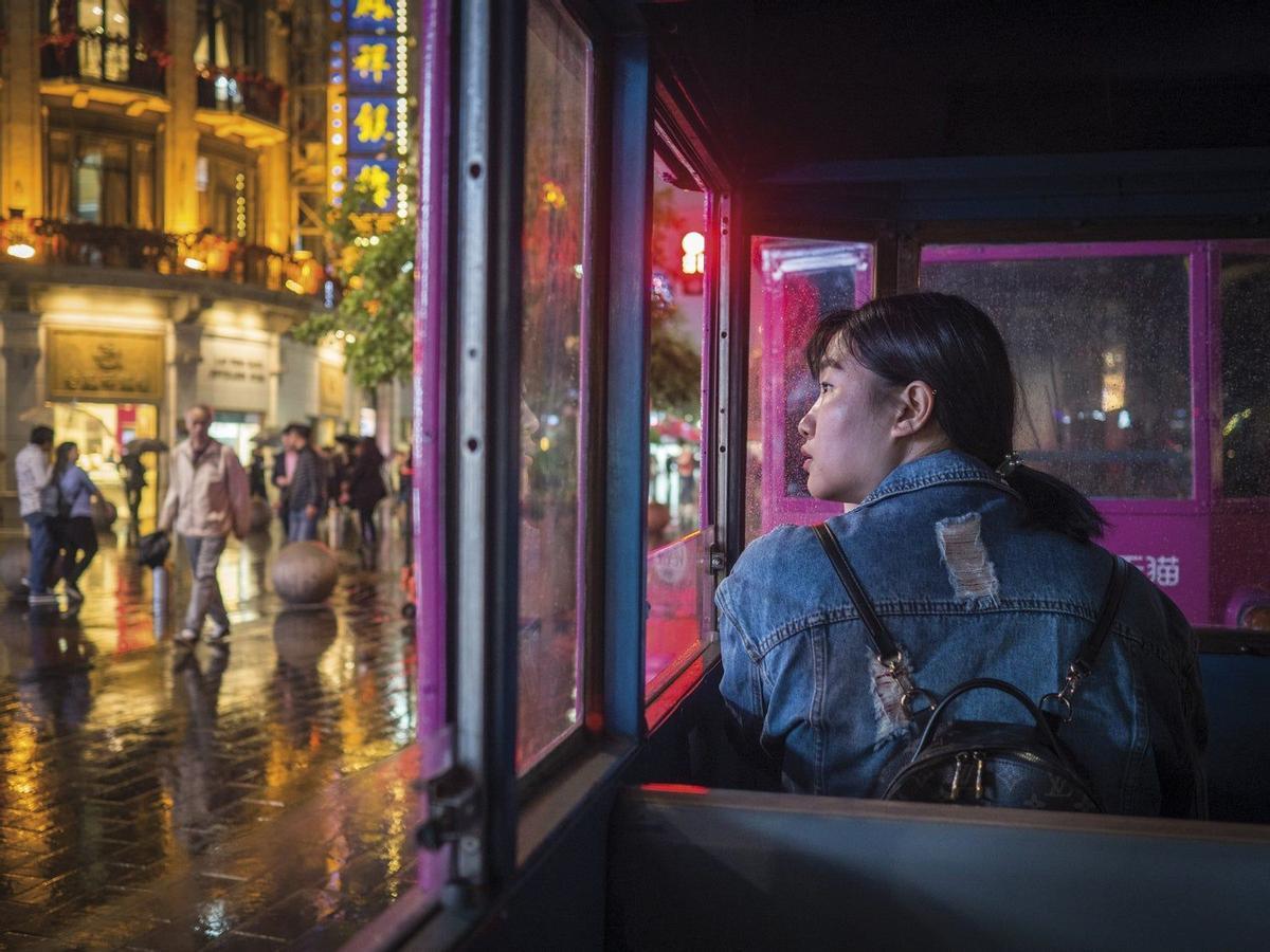 Tren en la calle Nanjing