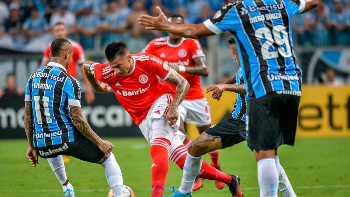 Gremio e Inter igualaron en e clásico de Porto Alegre