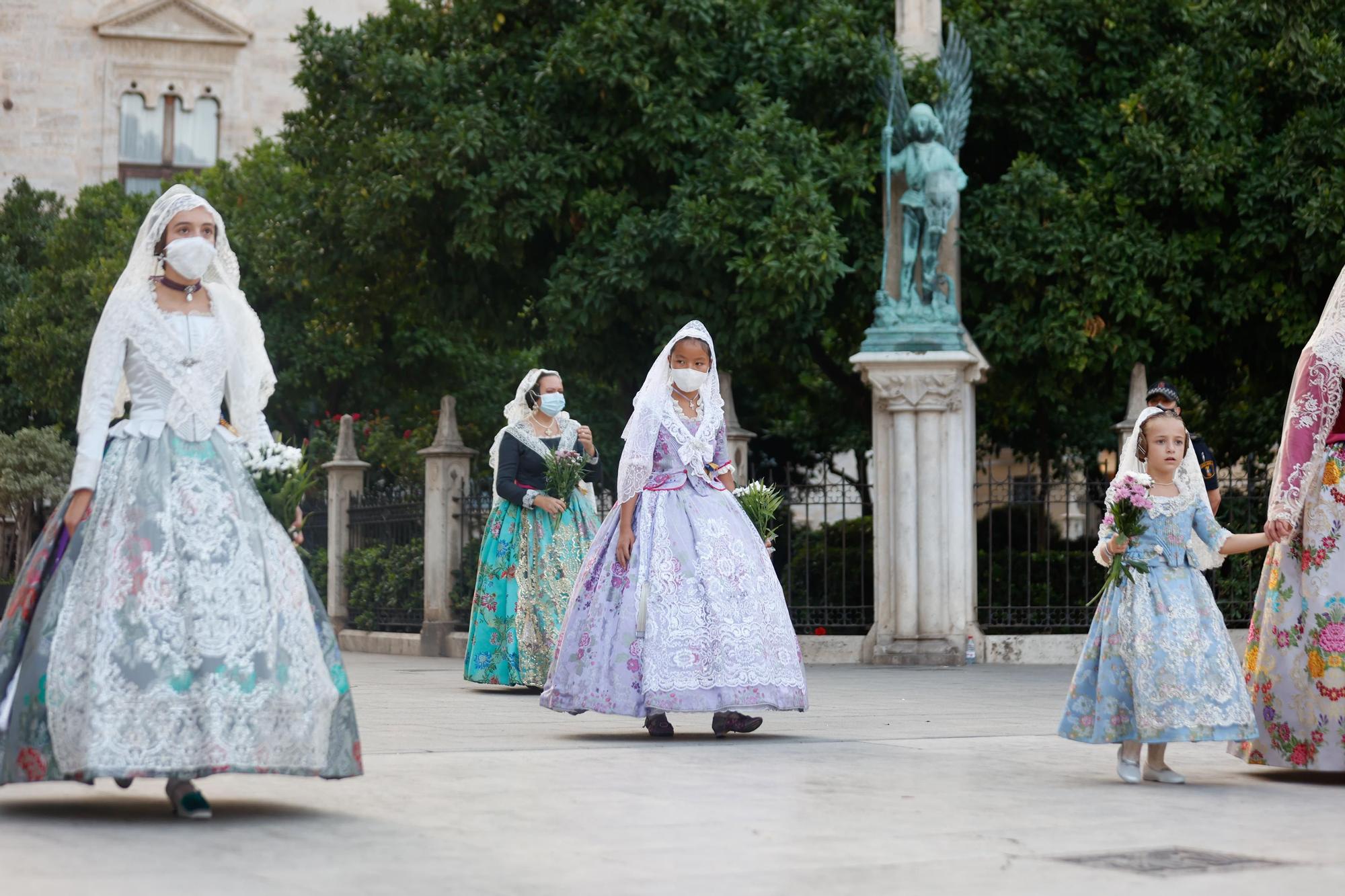 Búscate en el segundo día de Ofrenda por la calle Caballeros (entre las 19.00 y las 20.00 horas)