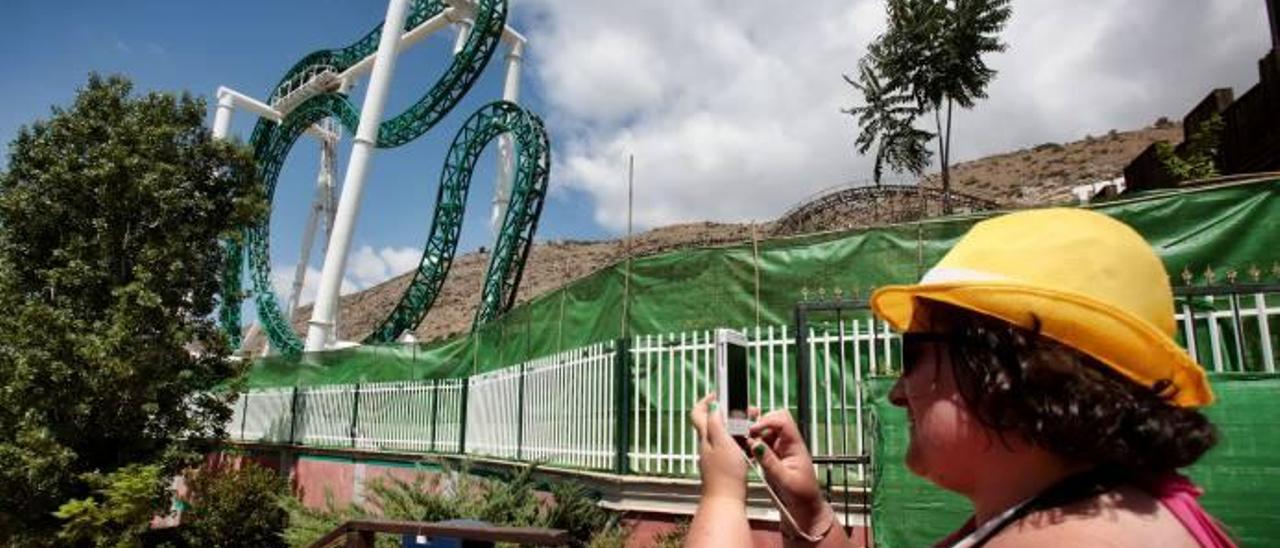 La Policía solicita a la juez un perito para aclarar la caída del joven en Terra Mítica