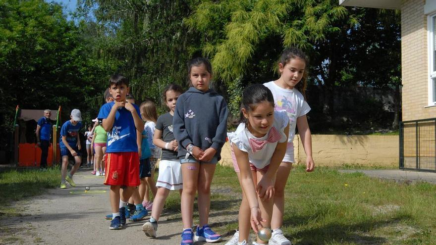A Bandeira acogerá el próximo curso la primera Concentración de Petanca de los centros educativos de Deza