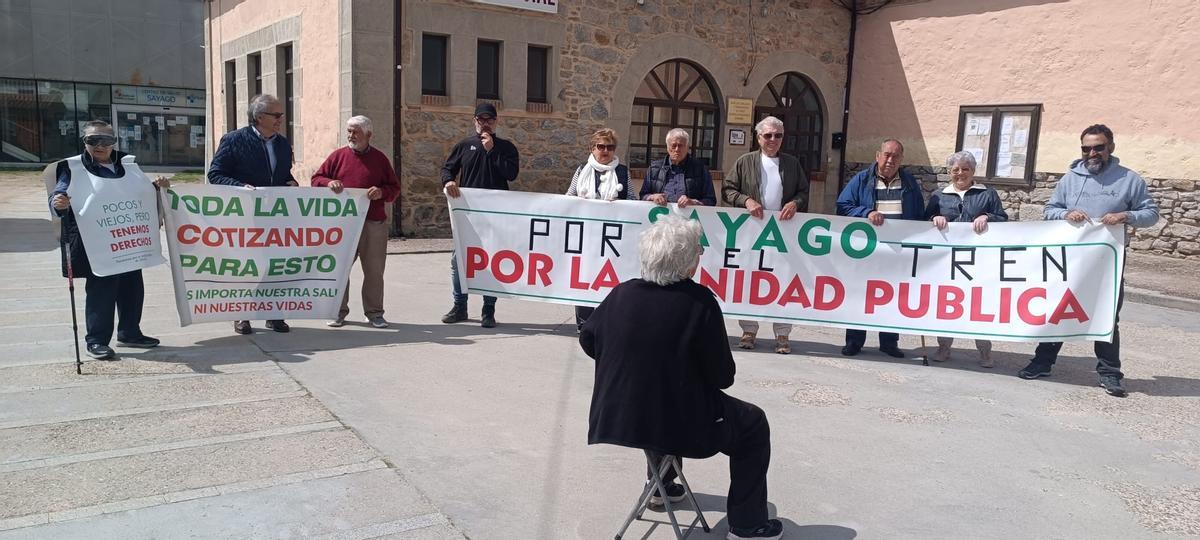 Concentración número 215 por la sanidad pública en Sayago