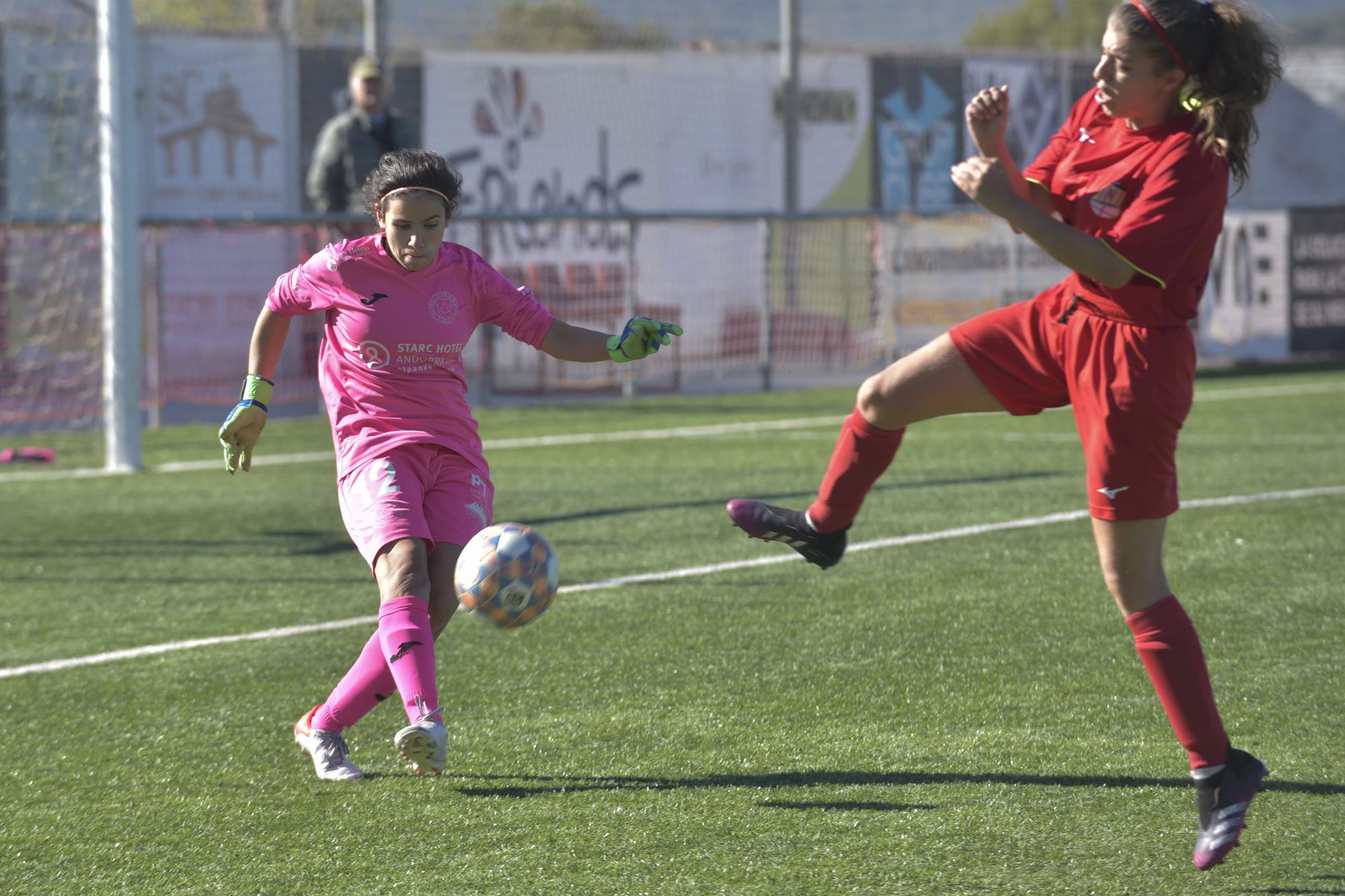 Les millors imatges del duel entre el FC Pirinaica i el FC Pirineus de la Seu d&#039;Urgell