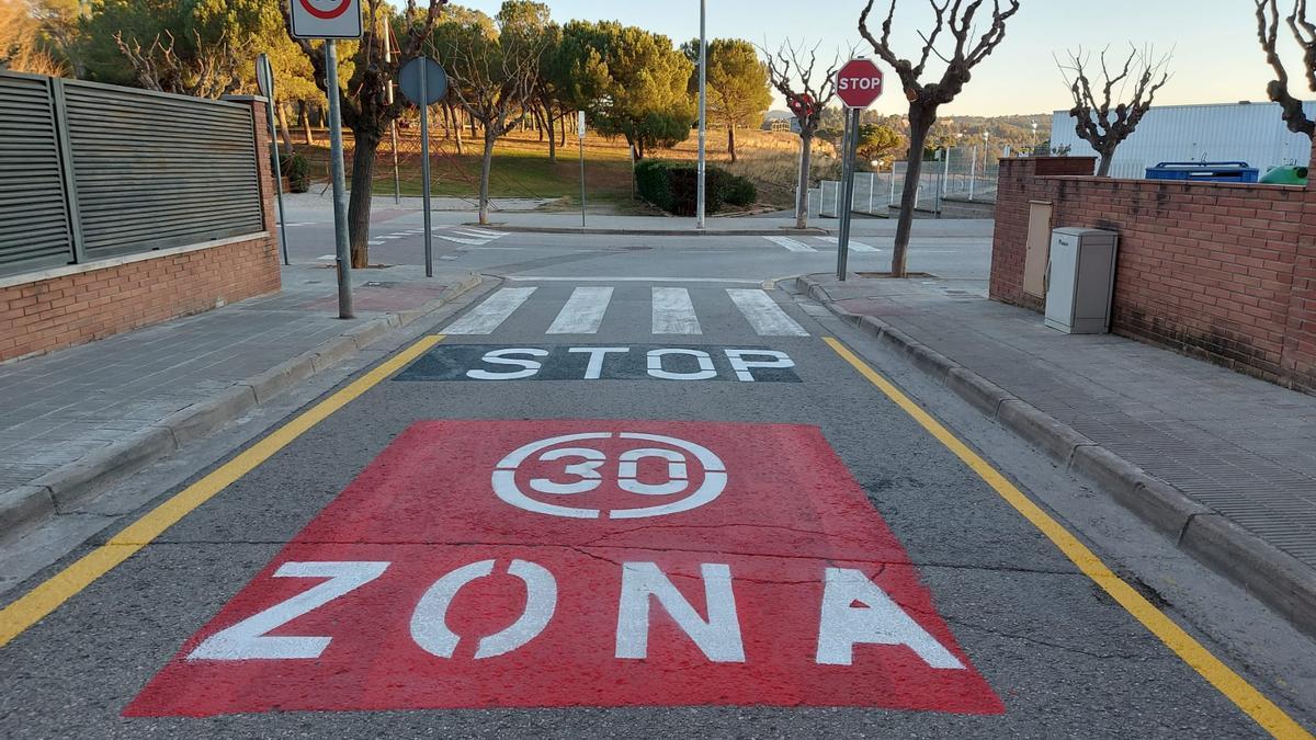 La &quot;Zona 30&quot; que s&#039;havia viralitzat ja ha sigut repintada