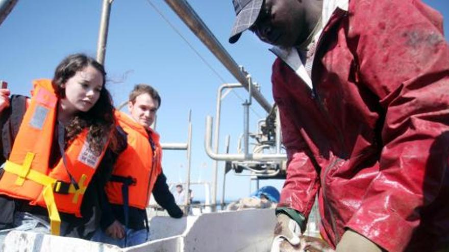 Roses fa sortides en vaixells de pesca per a turistes