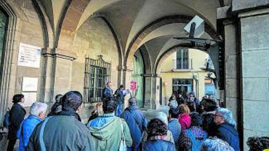 Una setantena de persones segueixen la ruta republicana organitzada per ERC Manresa | ARXIU PARTICULAR