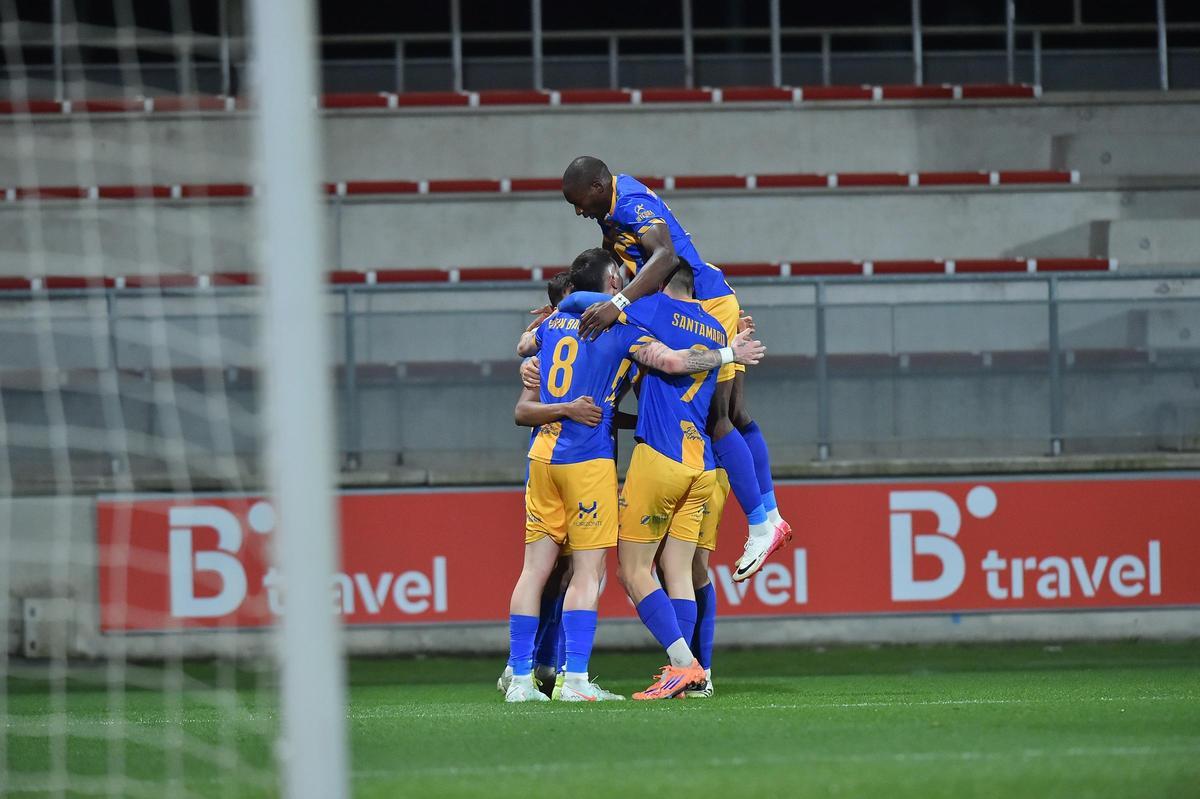 Imágenes del encuentro ente el Bilbao Athletic y el Real Avilés