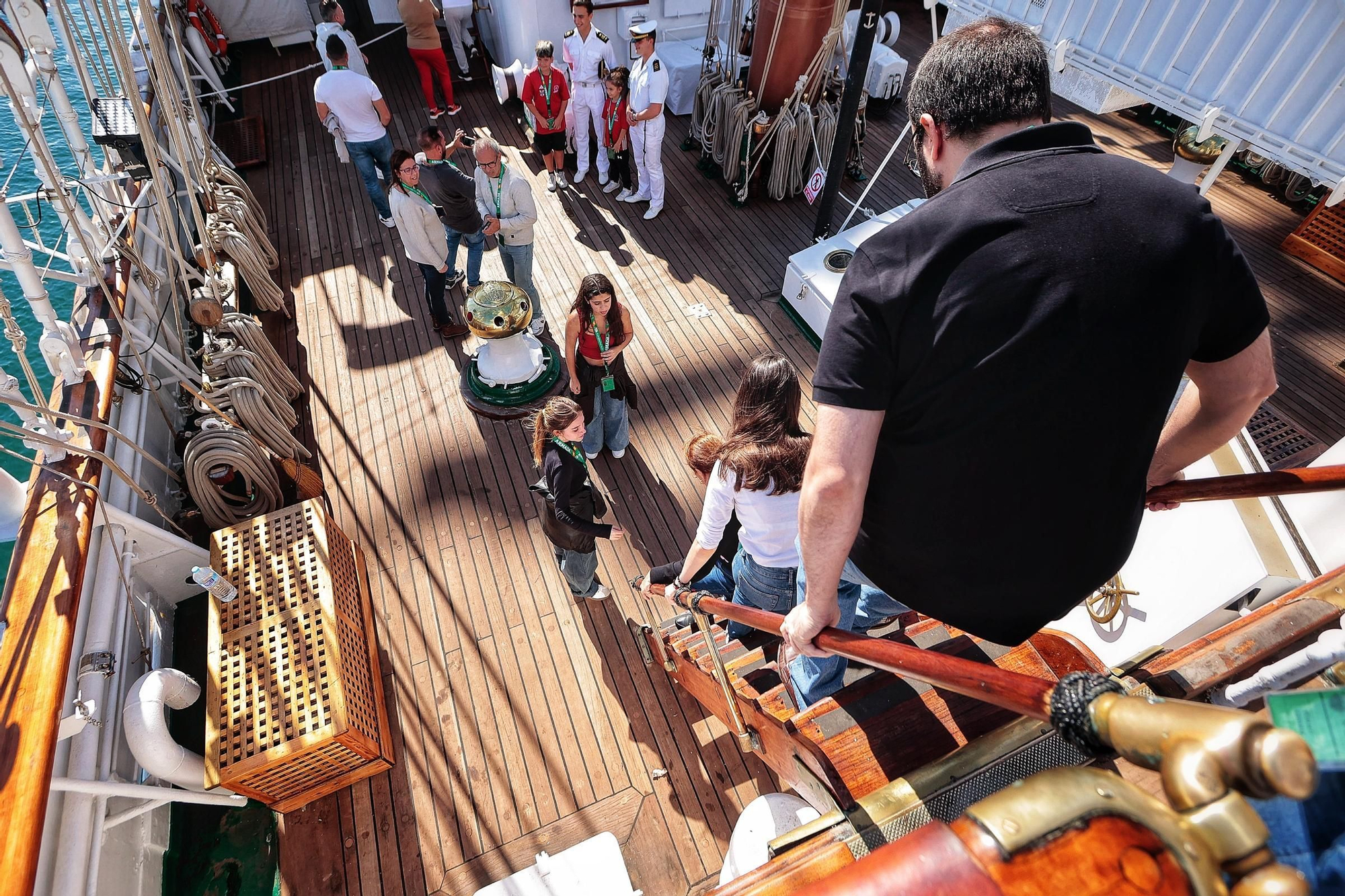 Queues outside the Juan Sebatián Elcano, the ship on which Princess Leonor was trained