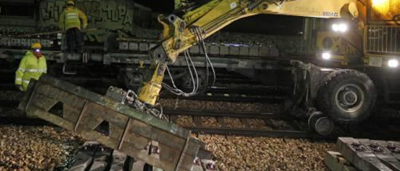 Obras del tercer hilo en el tramo entre Valencia y Castelló.