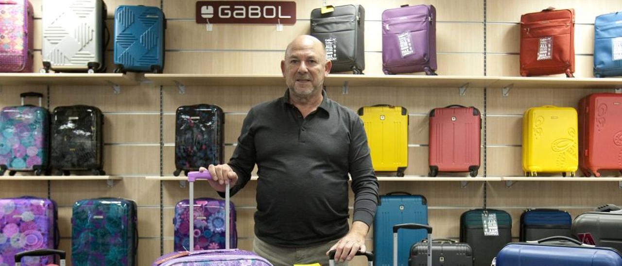La firma de maletas Gabol compra una nave de 3.000 metros como centro logístico