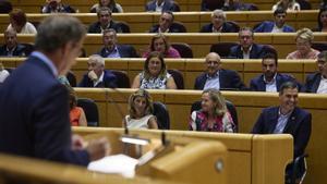 Alberto Núñez Feijóo, frente a Pedro Sánchez en el debate del Senado del pasado martes.