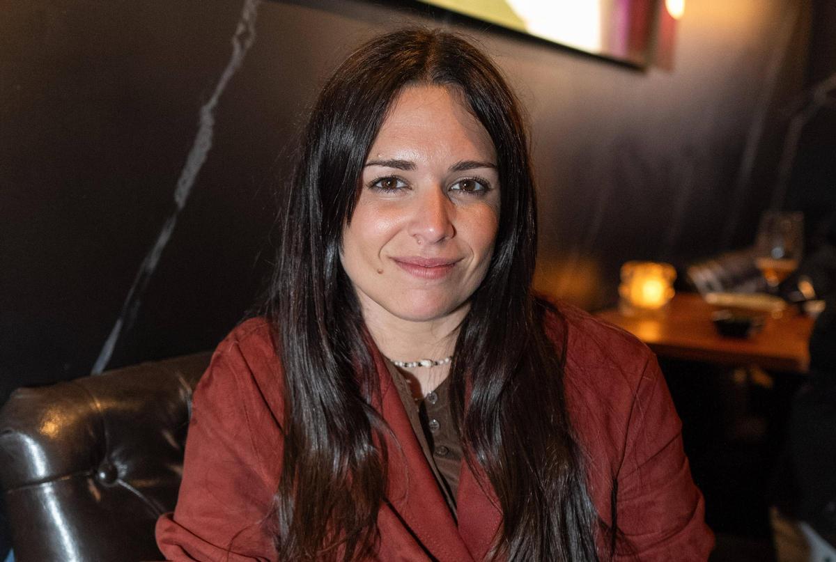 La escritora Alice Kellen, en la fiesta de Sant Jordi del suplemento 'ABRIL' en Barcelona en 2025.
