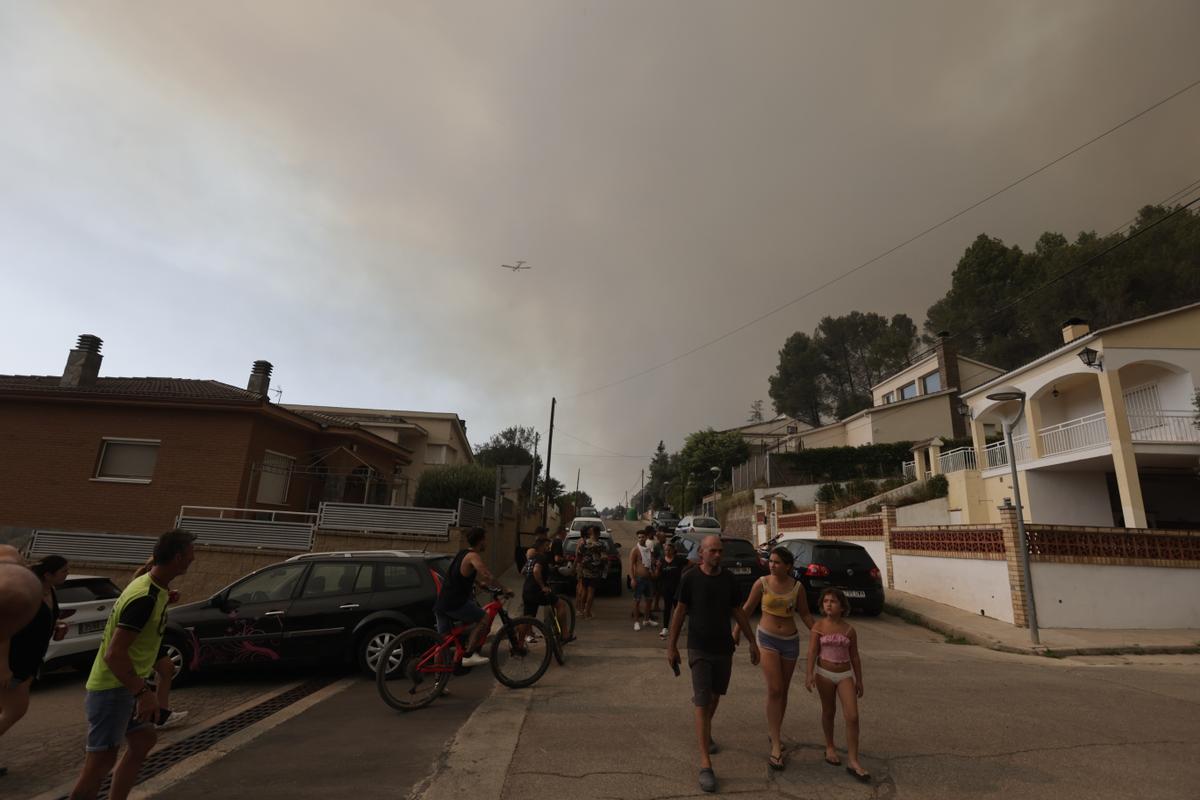 El incendio en El Pont de Vilomara, en imágenes