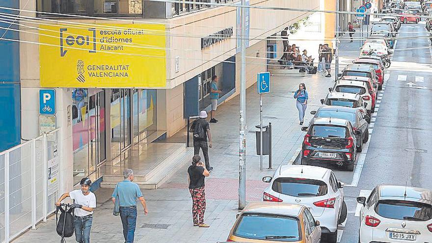 Desarrollo comercial y usos peatonales en la calle Marqués de Molins.