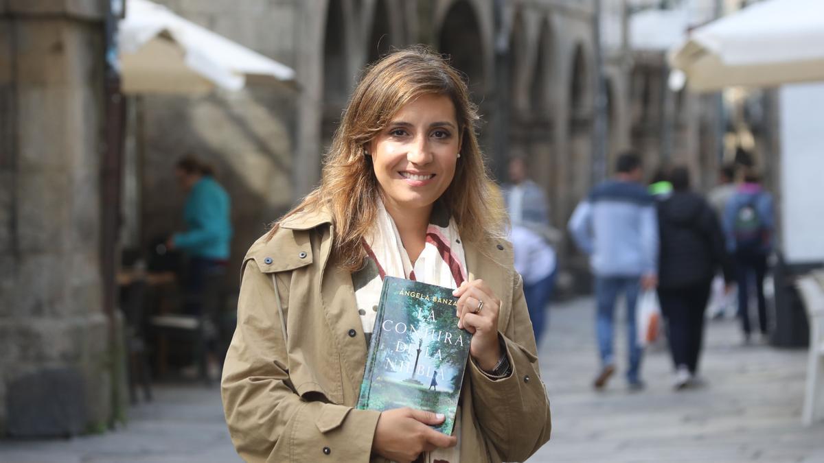 Ángela Banzas, ayer en la zona vieja compostelana.