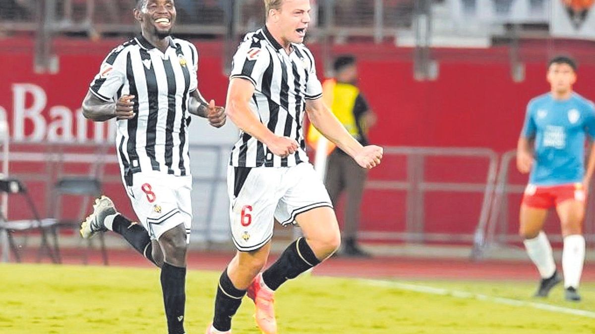 El Castellón celebra uno de los goles del partido.