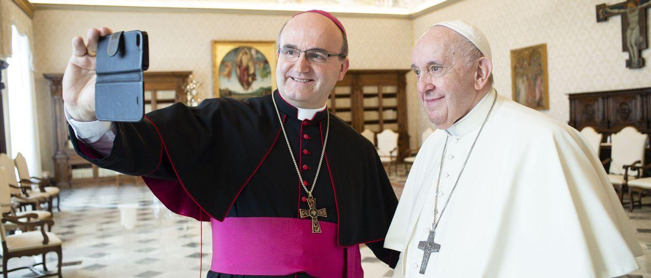 José Ignacio Munilla con el papa Francisco en diciembre.