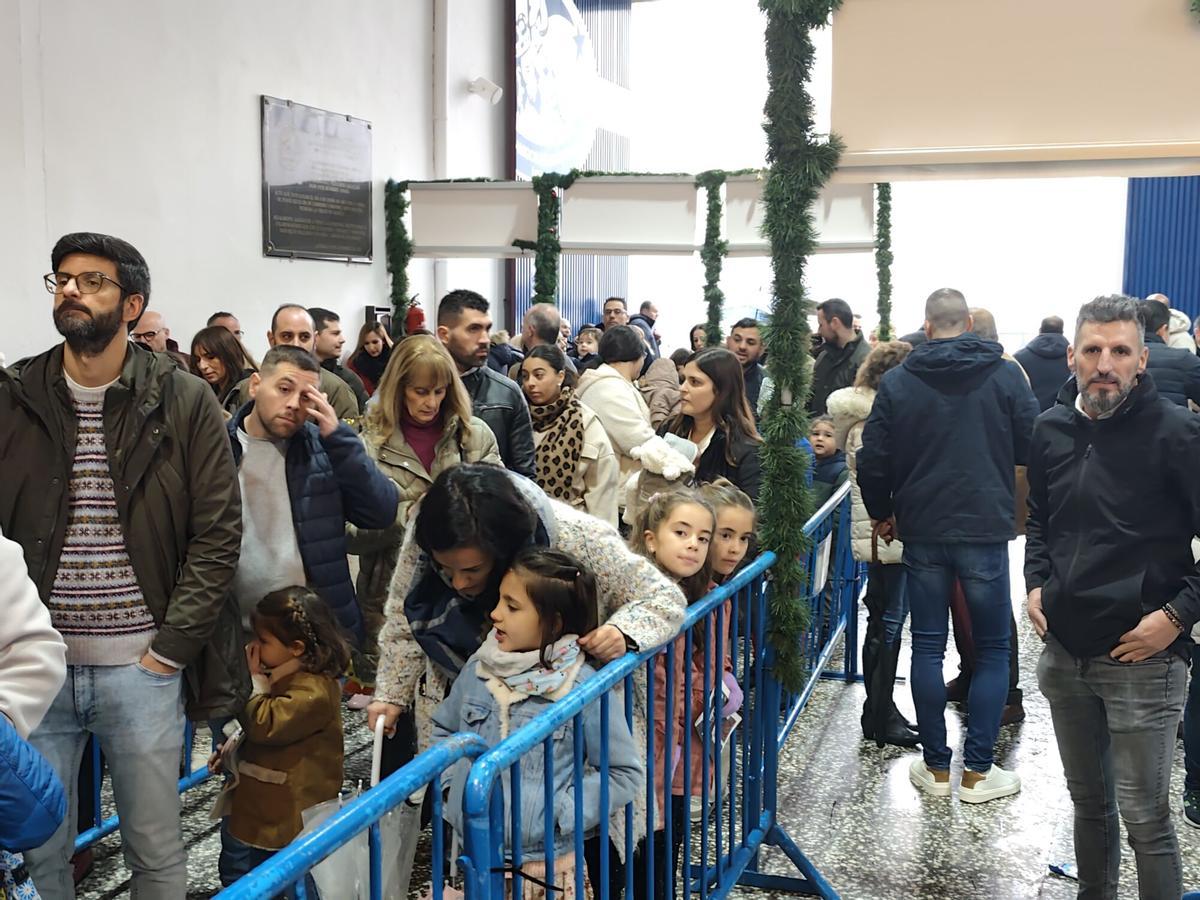 Ilusión infantil con los Magos en Lucena