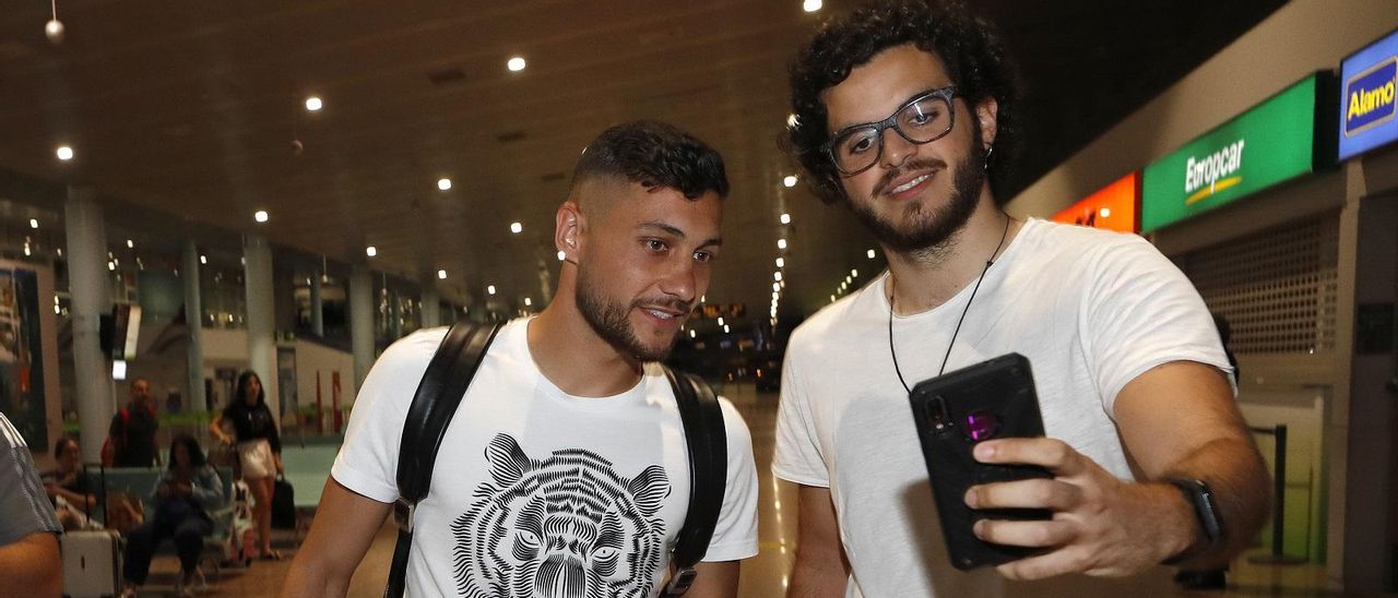 Óscar Rodríguez, a su llegada anoche a Peinador