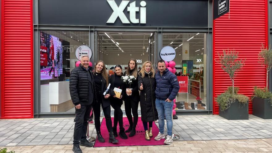 La oferta de calzado se amplía en la Torre Outlet con la apertura de Xti