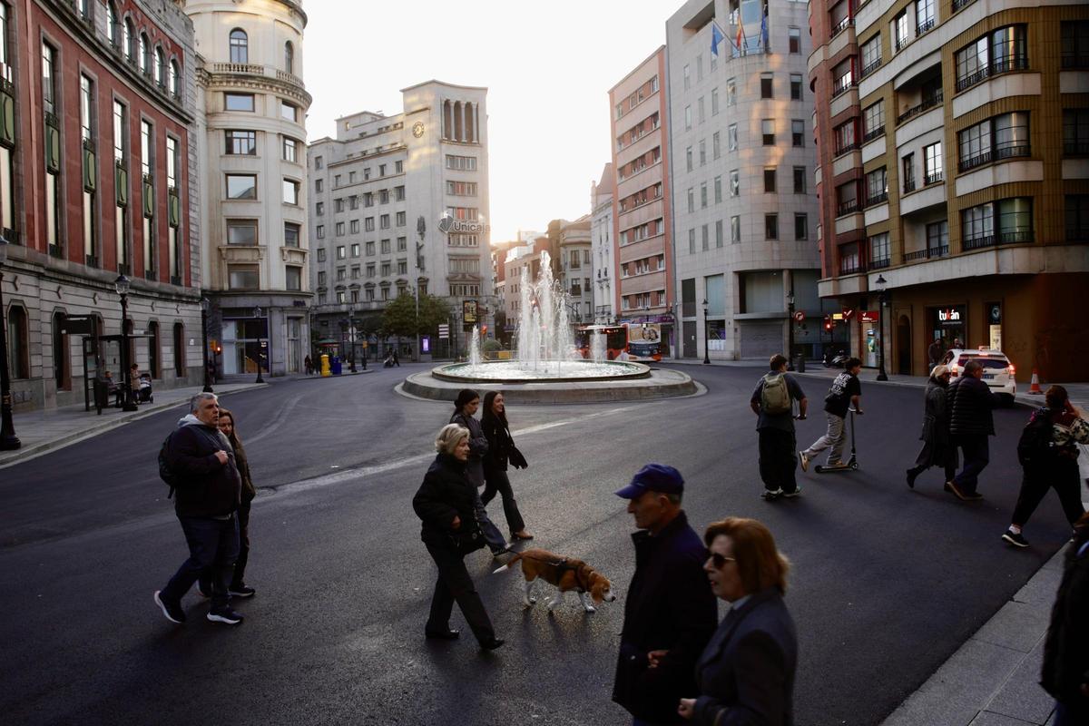 Nueva pavimentación en la glorieta del Carmen.