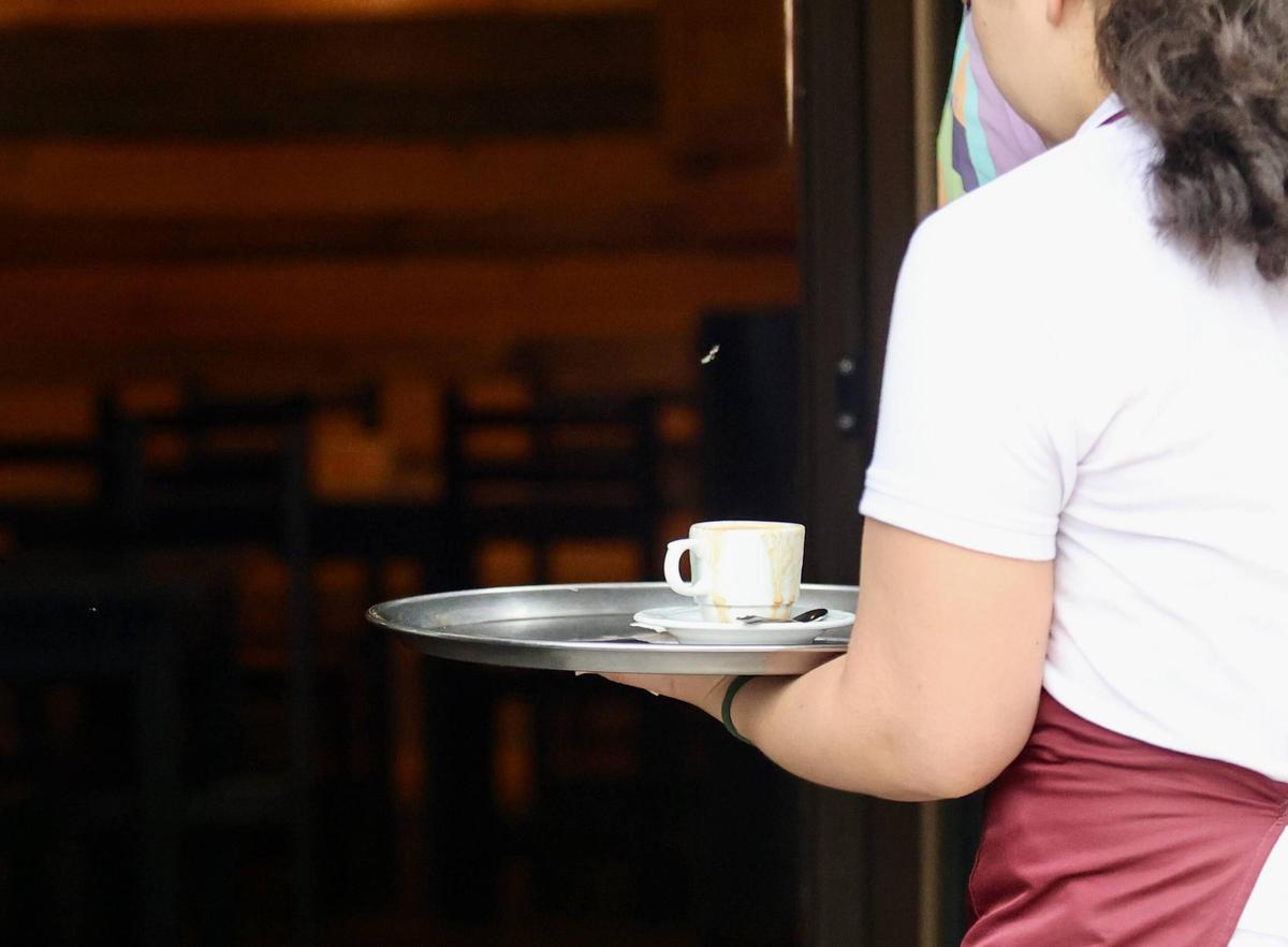 Una camarera en Oviedo.