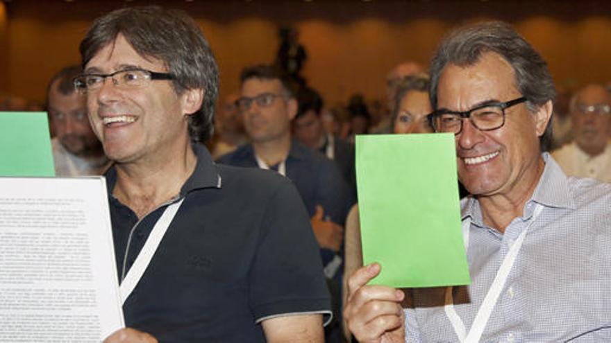 Carles Puigdemont y Artur Mas.