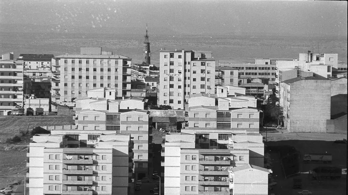 El barrio cacereño de El Perú: un viaje a los recuerdos de Tinín Acedo y sus entrañables negocios